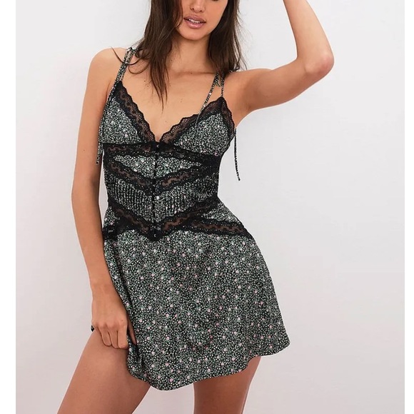 For Love And Lemons Dresses & Skirts - For Love And Lemons Farrah Slip Dress Size XXS